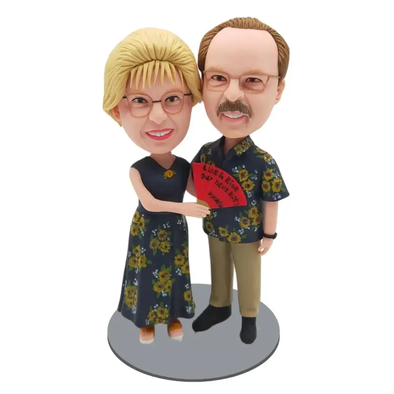 Personalized couple dolls-bubble heads for couples-parents 50th anniversary gifts-couple dolls as souvenirs-happy couple images